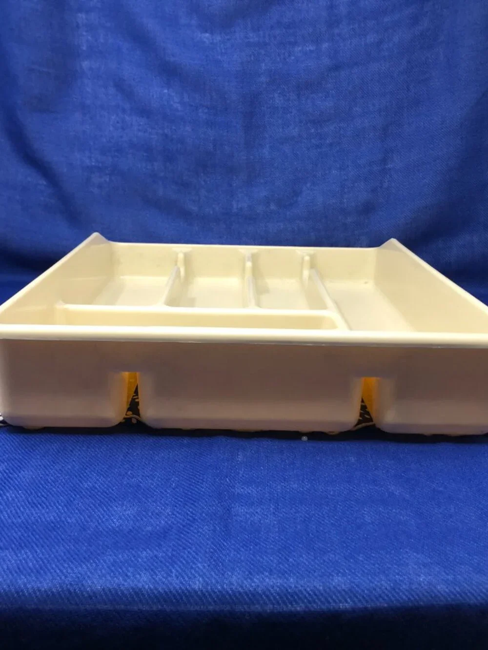 Rubbermaid Silverware Drawer Organizer – Cream/Beige – Pre-Owned